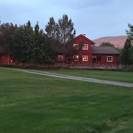 Roste Hyttetun Og Camping