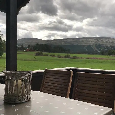 Roste Hyttetun Og مكان تخييم Os (Hedmark)