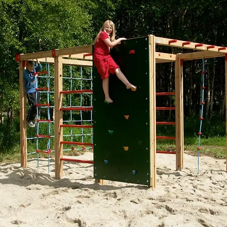 Roste Hyttetun Og Camping 2*