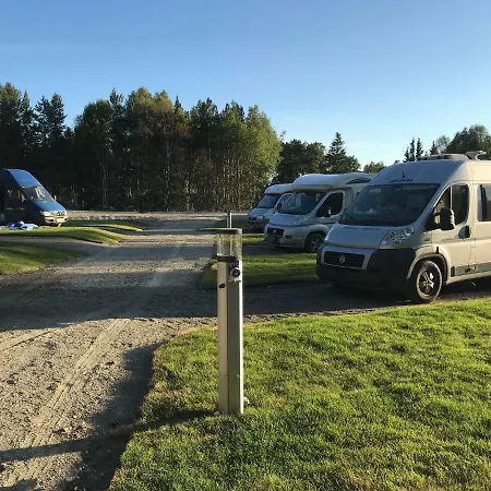 Roste Hyttetun Og مكان تخييم