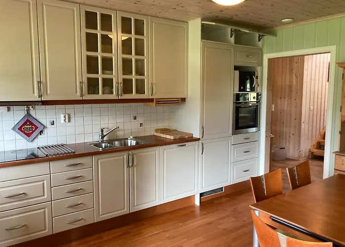 Roste Hyttetun Og Campingplasser 2*