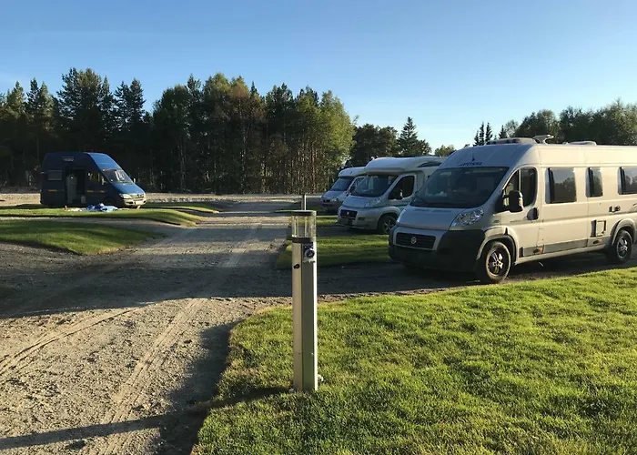 Roste Hyttetun Og Campingplasser